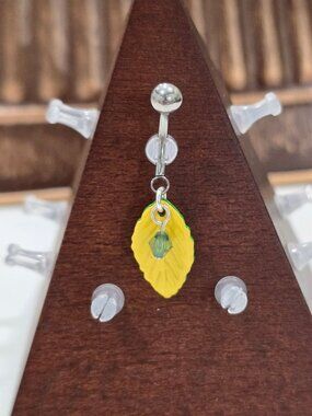 Painful Pleasures ✦ Yellow Leaf & Green Crystal Navel Ring ✦ 14G Surgical Steel